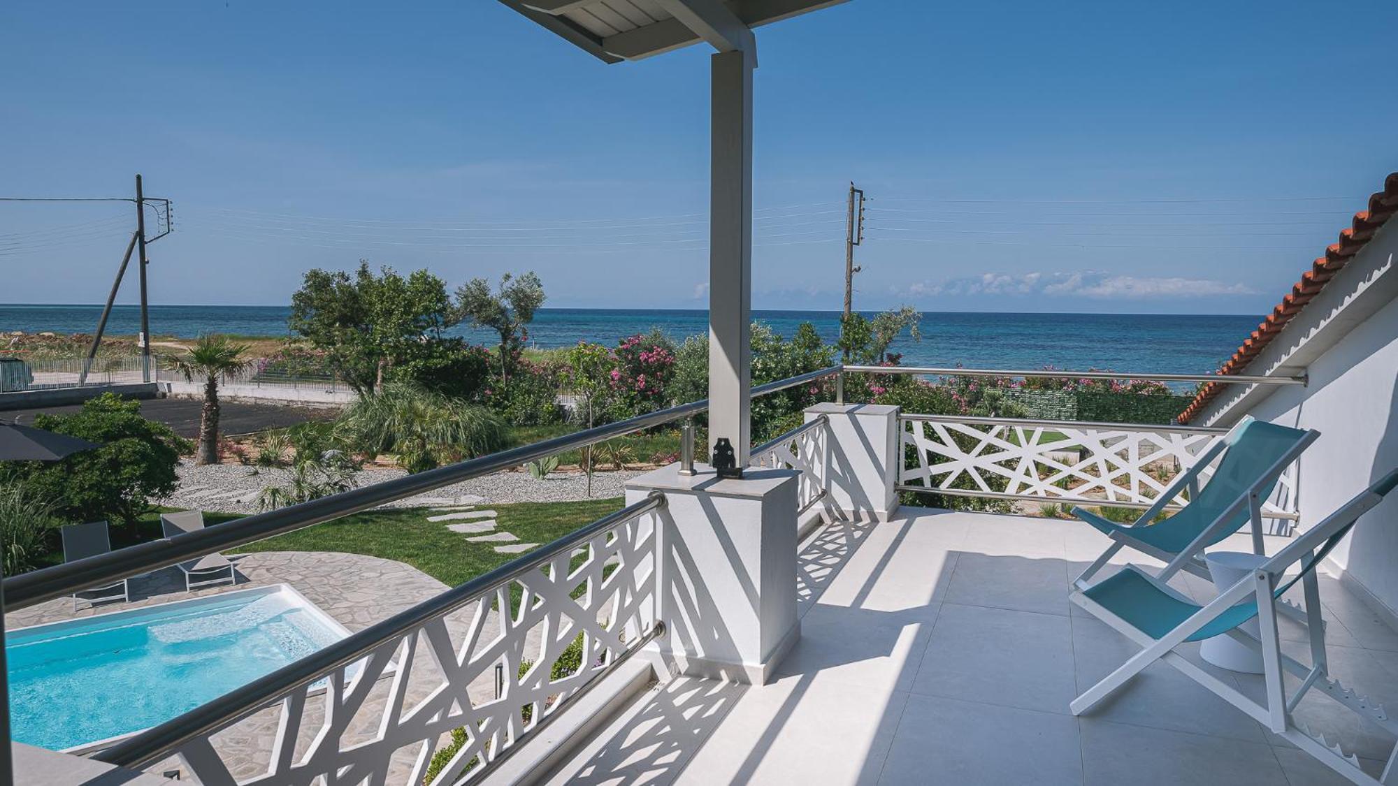 Electra Beachfront Suites, Nea Irakleia Exteriér fotografie